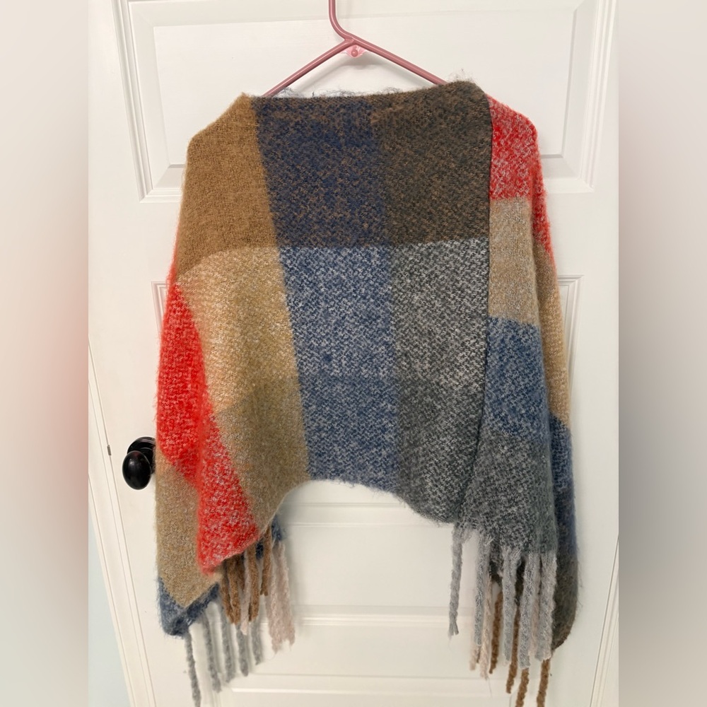 Janice Apparel plaid fringe poncho